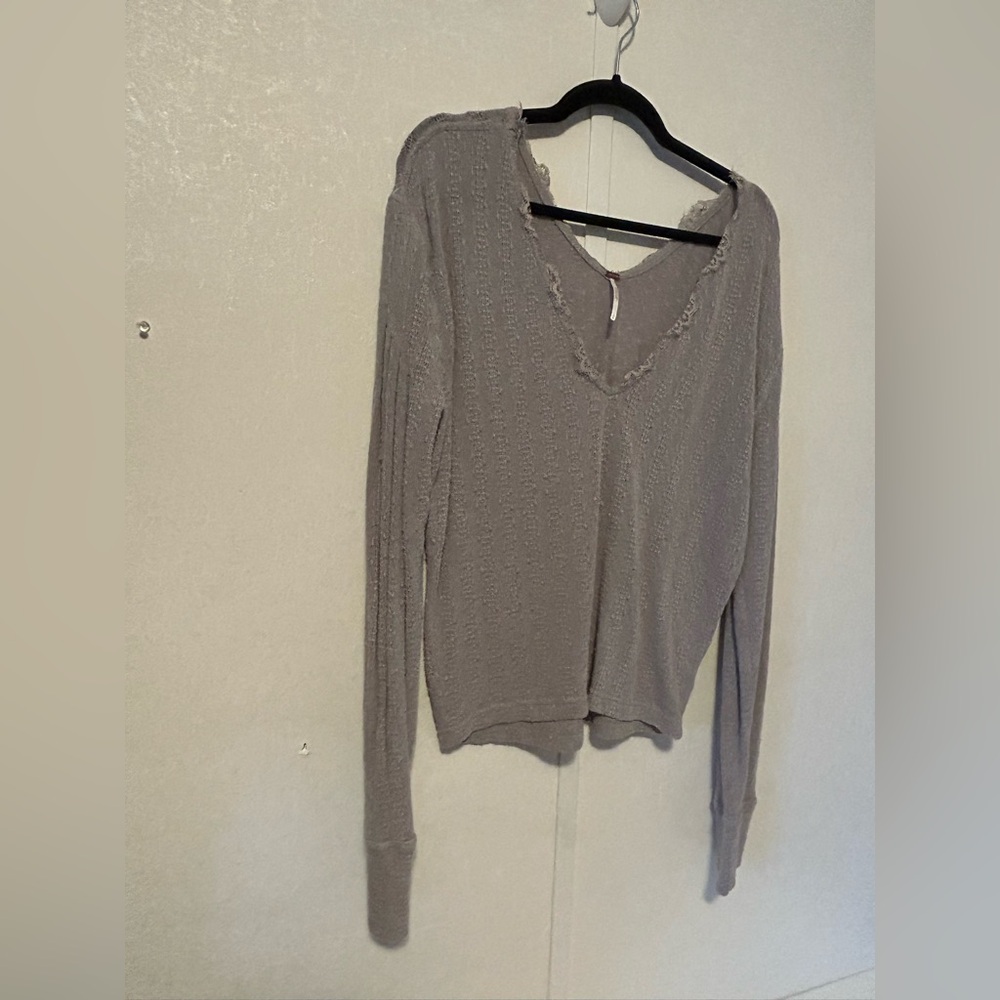 Free People | Textured Gray Long Sleeve Top | Size Large - Picture 4 of 5